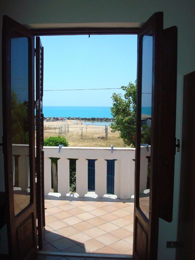 B&B Nettuno サン・レオーネ エクステリア 写真
